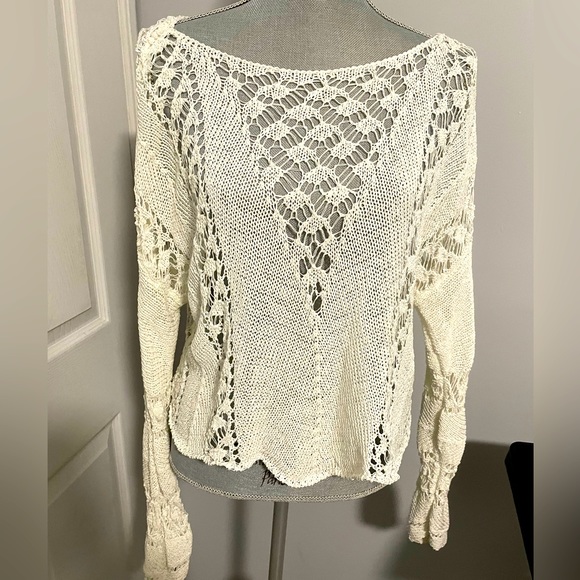 Zara Tops - Zara knit white top size S